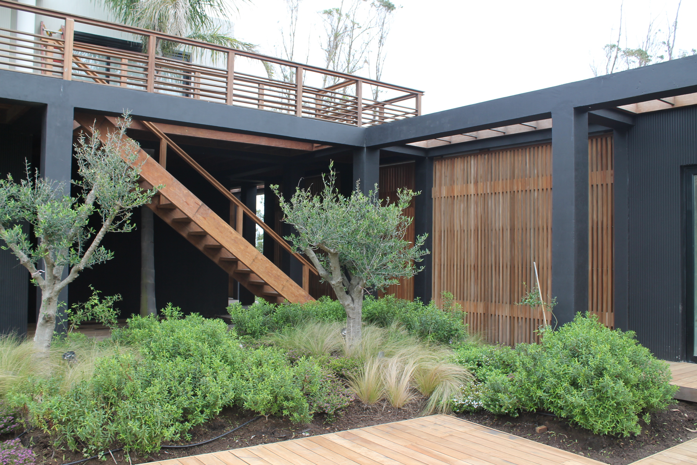 Fachada revestida en madera